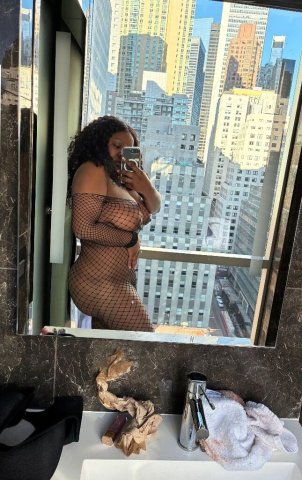 Annandale DC Female Escort — FaceTime verification - 1