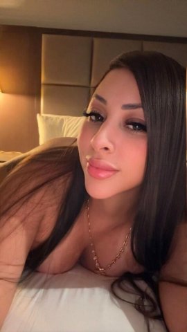 Monterey Latina Cachonda — Cachonda y chichona colombiana (solo cash) - 1