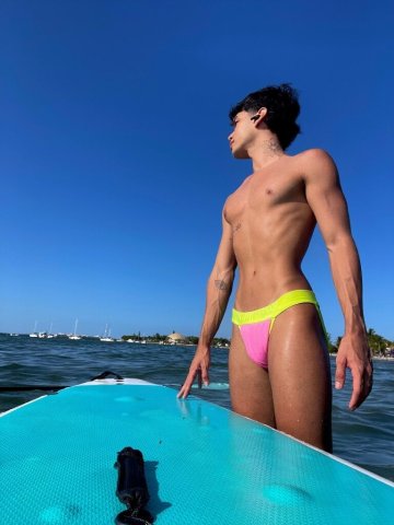 Miami FL Colombian Masseuse — athletic, skinny build - 1
