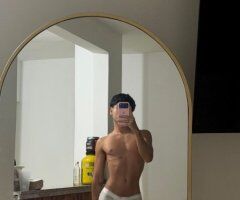 Miami FL Colombian Masseuse — athletic, skinny build - Image 5