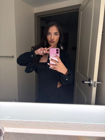 Fantasy Girl (19) — petite, discreet escort in Ventura, CA - 1