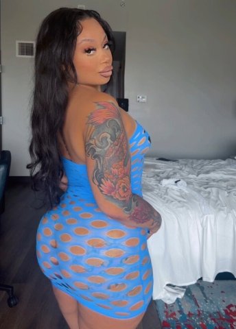 Seattle WA Female Escort — sweet & discreet independent package - 1
