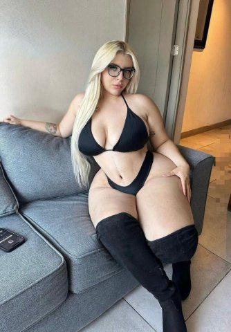 Latina Female Escort in Ventura, CA — Week-Long Hotel Discretion - 1