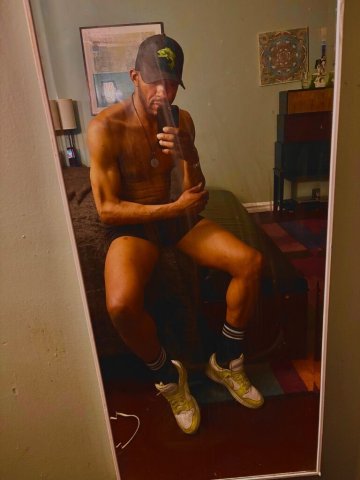 Brooklyn Male Escort — verse with blowjobs and hosting - 1
