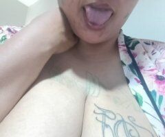 St. Louis escorts - St. Louis BBW Escort — Light-Skin Two-Girl Session
