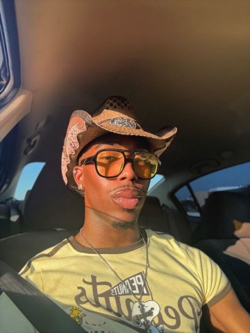 Fort Worth Texas Male Escort — Nude Sensual Massage (Happy Ending) - 1