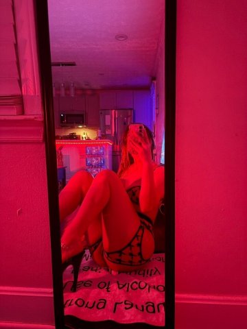 Lexington Female Escort — In-Call & Out-Call (tonight) + new client verification - 1