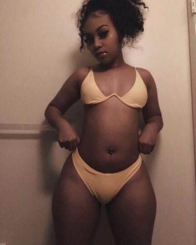 Ashley (San Luis Obispo) — Petite athletic escort for feet & domination - 1