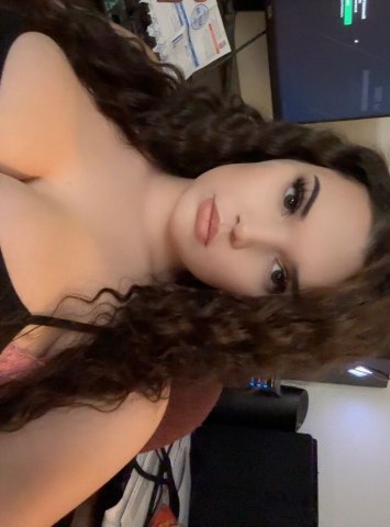  Portland Female Escort — Curvy Booty, Natural Breast, Pretty Face - 1