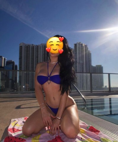 Sheboygan Female Escort — Incall, Outcall & Car Date (Adults) - 1