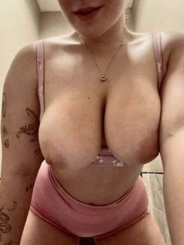 Tucson Female Escort — In-call, Outcall, Car Fun, and Bbj/Oral/Anal - 1