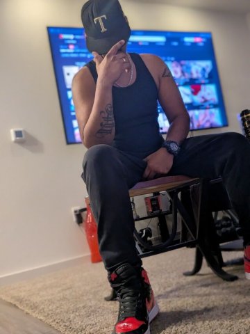 San Antonio Male Escort — discreet massages and kink requests - 1