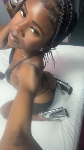 Scarlet (Miami) — Incalls & Outcalls for Deep Throat / Supper Wetto - 1