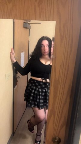 Joslynn — busty upscale girlfriend companionship (Spokane, WA) - 1