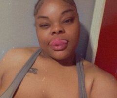 Milwaukee Mature Female Escort — In-call 3 Holes - Image 2