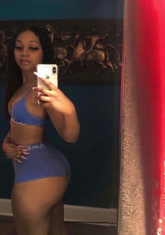 North Bay Discreet Female Companion - 1