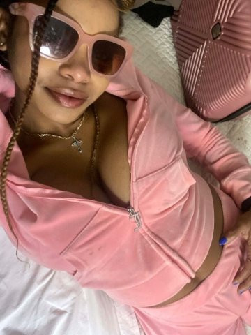 Morgantown, West Virginia Escort — Busty, Thick Build - 1