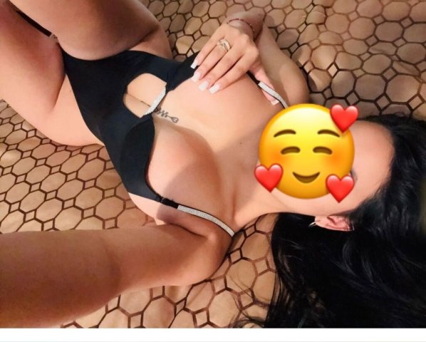 Valen (23) Blonde Female Escort in Knoxville, TN — Video Verification - 1