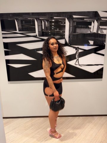 Reno NV Escort — Paris Beauty (Short Petite Curves) - 1