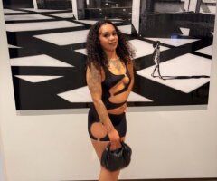 Reno escorts - Reno NV Escort — Paris Beauty (Short Petite Curves)