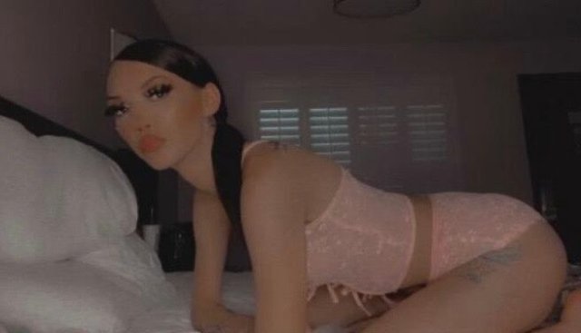 Reno, Nevada 21-Year-Old Female Escort — Meetups, FT Shows & Content - 1