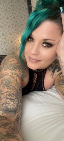 Riverside Female Escort — Professional, discreet outcall appointments - 1