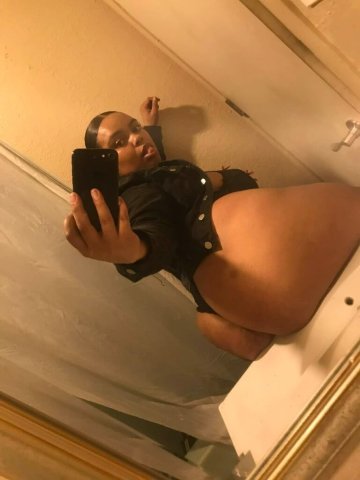 Stockton CA Playmate — Available Now (No law enforcement, no bare services) - 1