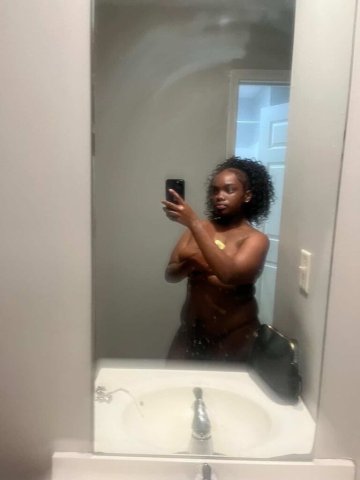 Louisville Chocolate Brat Escort — 5'0" short thick play, no kissing - 1