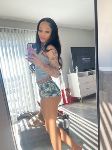 Cute fit pics with a little booty (22) - 1