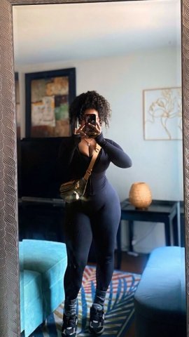 Everett, Washington Female Escort — Classy company with a calm, drama-free vibe - 1