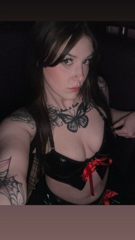 Soft, slim-thick escort with relaxing massage (incall) - 1