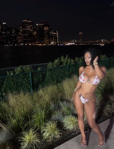Dover Female Escort — Petite companion outcalls & FaceTime - 1