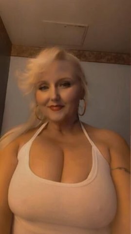 Charleston WV Blonde Escort — 5'11 mountains-front-and-back - 1