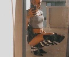 Los Angeles escorts - Honeyyyluvv — Los Angeles Female Escort (Outcall) — Carplay & Dates