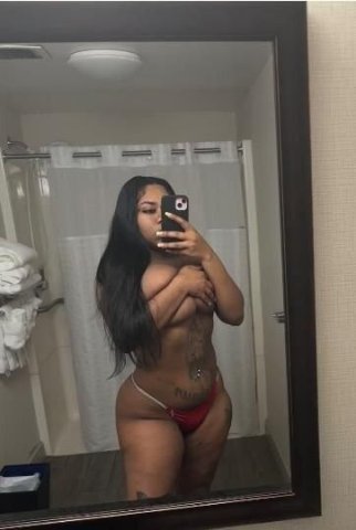 Kelly (30) — Female Escort in Cincinnati for Incall, Outcall, Car Dates & Nuru Massage - 1