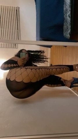 Kansas City, MO Upscale Female Escort — Outcalls, Highly Reviewed - 1
