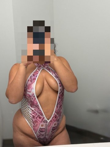 Thick Latina Babe (21) — Sexy adult fun - 1