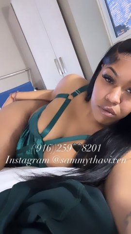Manhattan NY Female Escort — pretty face & smooth skin - 1