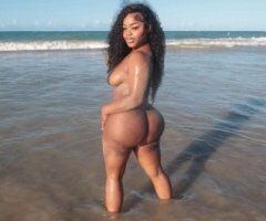 Pensacola Florida Female Escort — Well-Groomed Short Men, 4'11 - Image 3