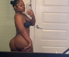 Pensacola Florida Female Escort — Well-Groomed Short Men, 4'11 - Image 5