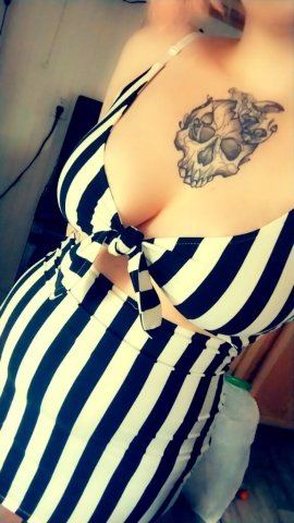 Curvy, milky titty videos & pics (snapchat) - 1