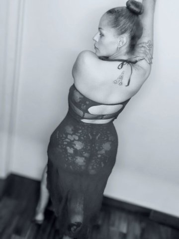 Chicago Illinois Female Escort — Content Specials - 1