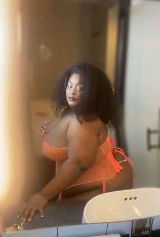 Los Angeles BBW Incall Escort — Full Sensual Body Massages - 1