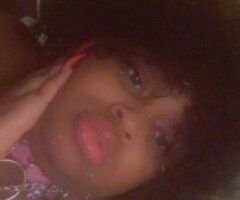 Jacksonville escorts - Jacksonville, FL Honey Babe—Curvy Session, Pierced Tongue