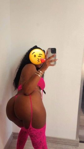 Morena intensa en Baltimore — Escort femenina discreta 24/7 - 1