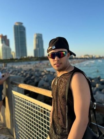 Fayetteville NC Male Escort — Cuban guy, reserved but friendly - 1