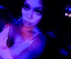 Petite Bombshell (23) — 2-girl + kink-friendly online play - Image 2