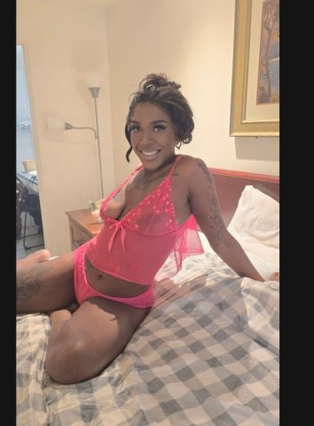 Van Nuys Female Escort — AA roleplay & full service massage - 1
