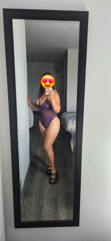Chica mexicana piernuda nalgona — 32 en Laredo, Texas - 1