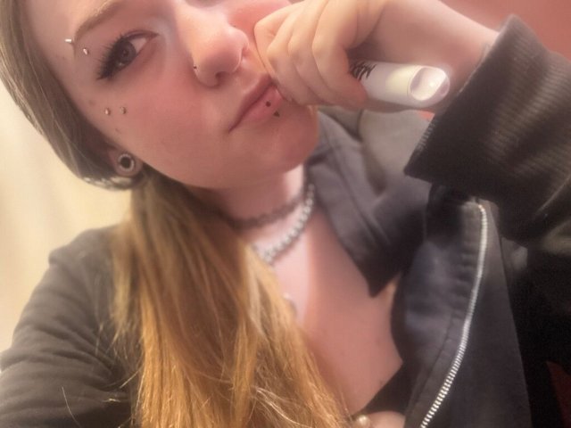 Available for online content — text only (No bare sex / no anal) - 1